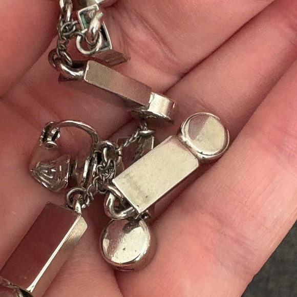 VOGUE Signed Geometric Silver-Tone Clip-On Dangle Earrings  Mid-Century Mod Vibe - Picture 7 of 7